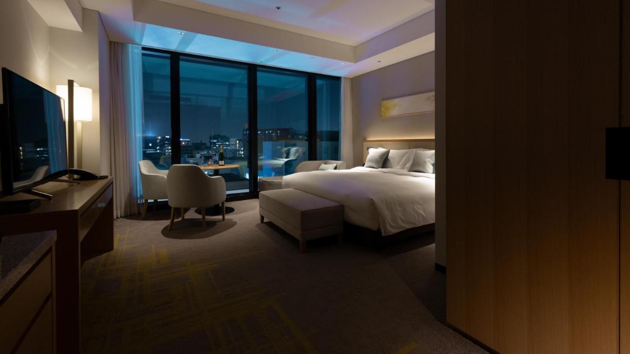 Miyako Hotel Hakata Фукуока Екстер'єр фото A room at the hotel